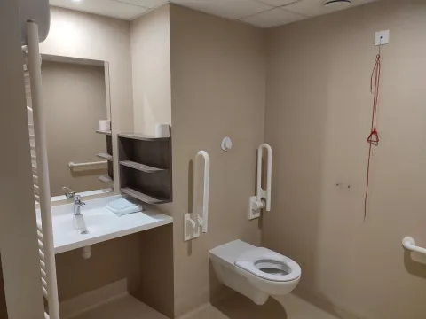 toilettes hébergement tempo camélias mimosas